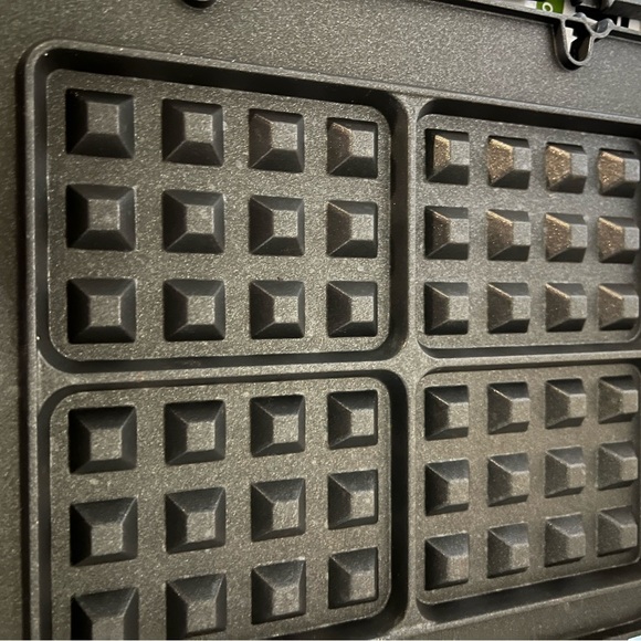 Cuisinart Griddler Waffle Plates with Recipe Booklet - Picture 5 of 5